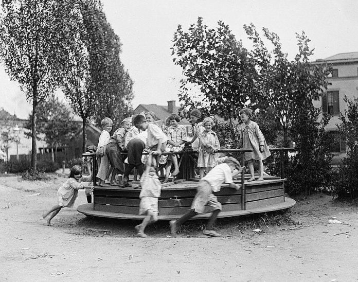 Top 15 Dangerous Playgrounds history in pictures Museum Facts